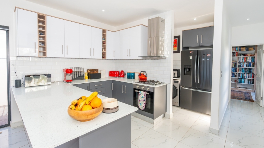 4 Bedroom Property for Sale in Shelley Point Western Cape